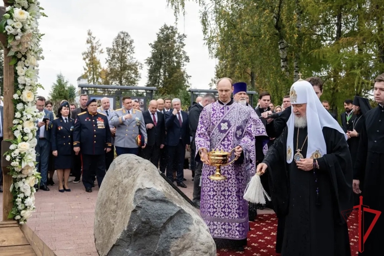 Начальник регионального Управления Росгвардии принял участие в освящении Патриархом Московским и всея Руси Кириллом Сретенского храма Ризоположенского женского монастыря в Суздале