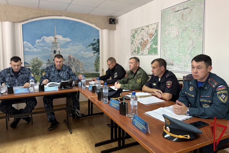 Во Владимире сотрудники Росгвардии отработали действия по пресечению массовых беспорядков в исправительном учреждении