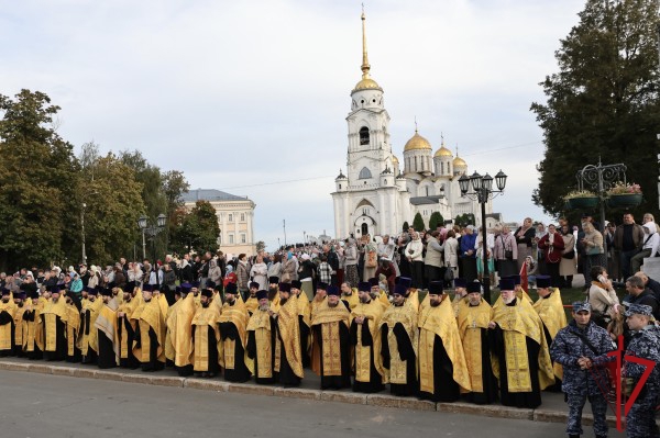 Во Владимире росгвардейцы обеспечили охрану общественного порядка во время пребывания ковчега с десницей святителя Спиридона Тримифунтского
