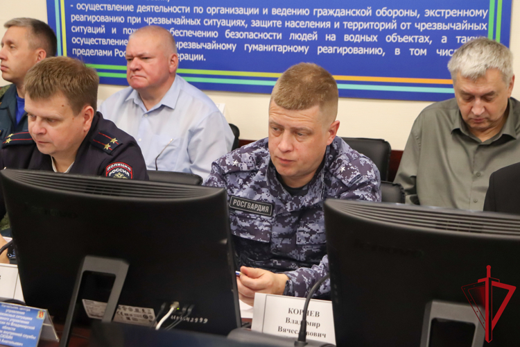 Сотрудники и военнослужащие регионального Управления Росгвардии участвуют в командно‑штабных учениях по гражданской обороне